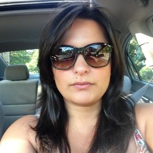 Meet your Posher, Sarin